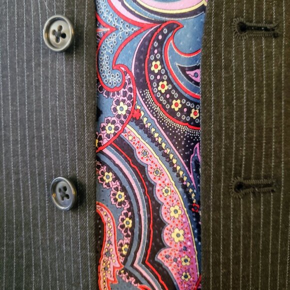 Calvin Klein Gray Pin 3 Btn, 3 pc Suit NWT - Picture 4 of 16